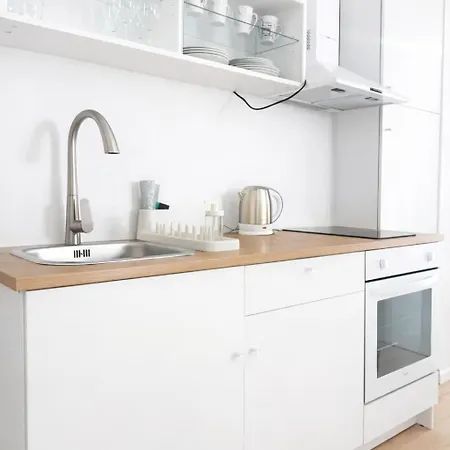 R36 In Center Apartment *